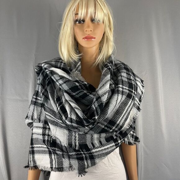 ModCloth Black White Plaid Blanket Scarf Shawl Throw Wrap Versatile Mulifunction - Picture 2 of 6